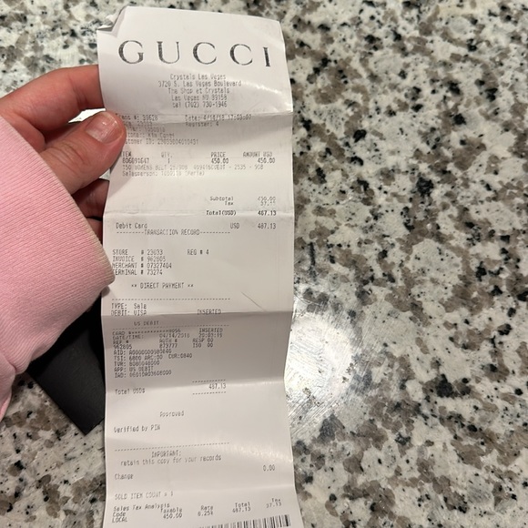 LEATHER BELT WITH DOUBLE G
BUCKLE
Will fit size 8/28 come with box have receipt - Picture 5 of 5